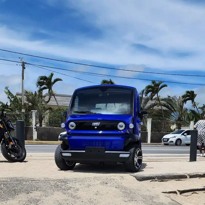Woolib-shop_voiture-sans-permis-luqi-bleu-face