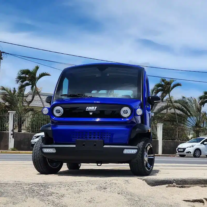Woolib-shop_voiture-sans-permis-luqi-bleu-face2-1